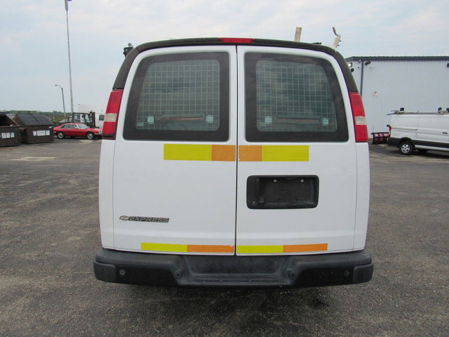 Used 2018 Chevrolet Express 2500 w/ Driver Convenience Package RWD image 4