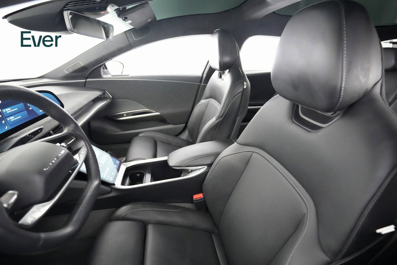 Used 2024 Lucid Air Touring image 7