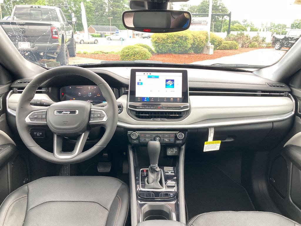 New 2024 Jeep Compass Limited w/ Elite Group AWD/4WD image 13