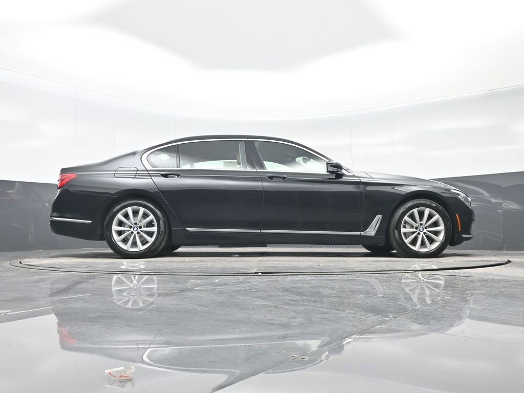 Used 2017 BMW 750i xDrive image 30