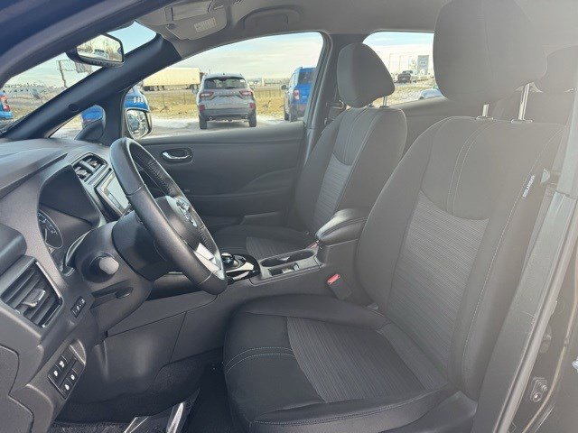 Used 2020 Nissan Leaf SV w/ SV Technology Package image 12