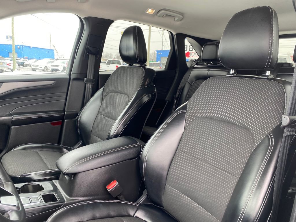 Used 2024 Ford Escape SE image 11