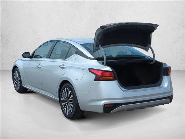 Used 2024 Nissan Altima 2.5 SV image 8