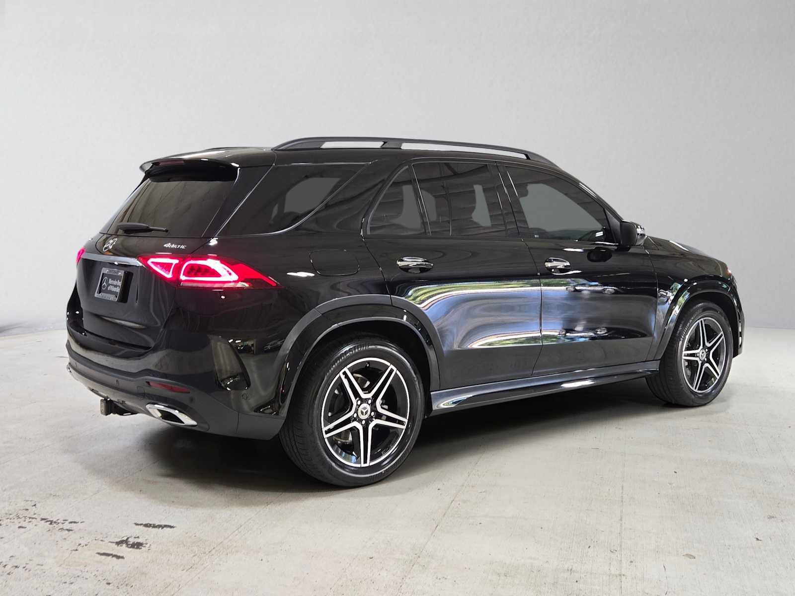 Used 2023 Mercedes-Benz GLE 350 4MATIC image 3