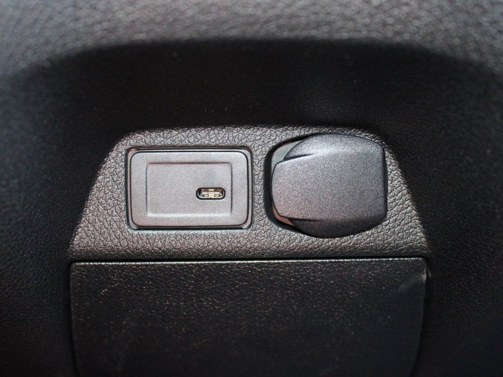 Used 2025 Mercedes-Benz Sprinter 2500 image 20