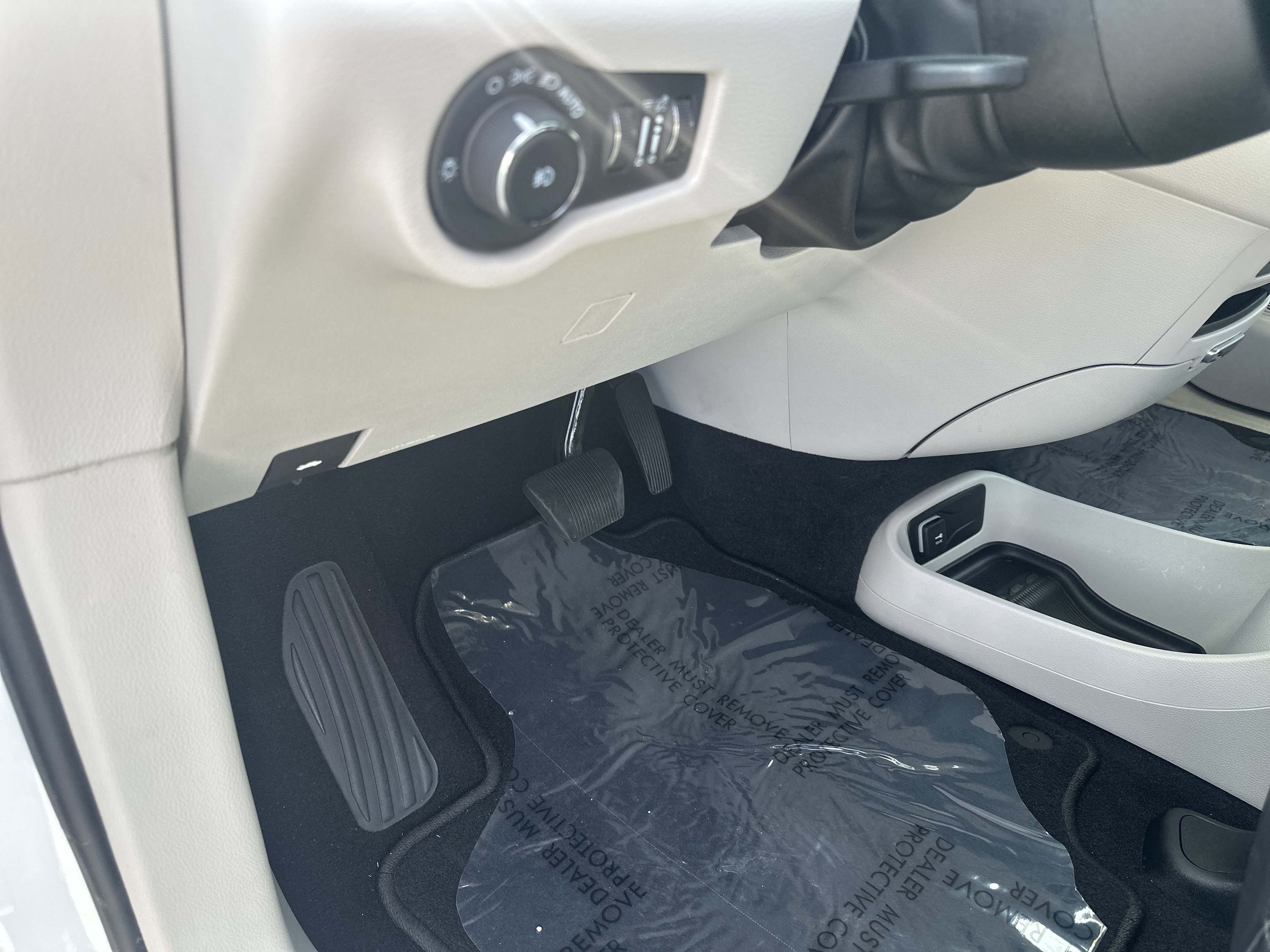 Used 2024 Chrysler Pacifica Touring-L image 30