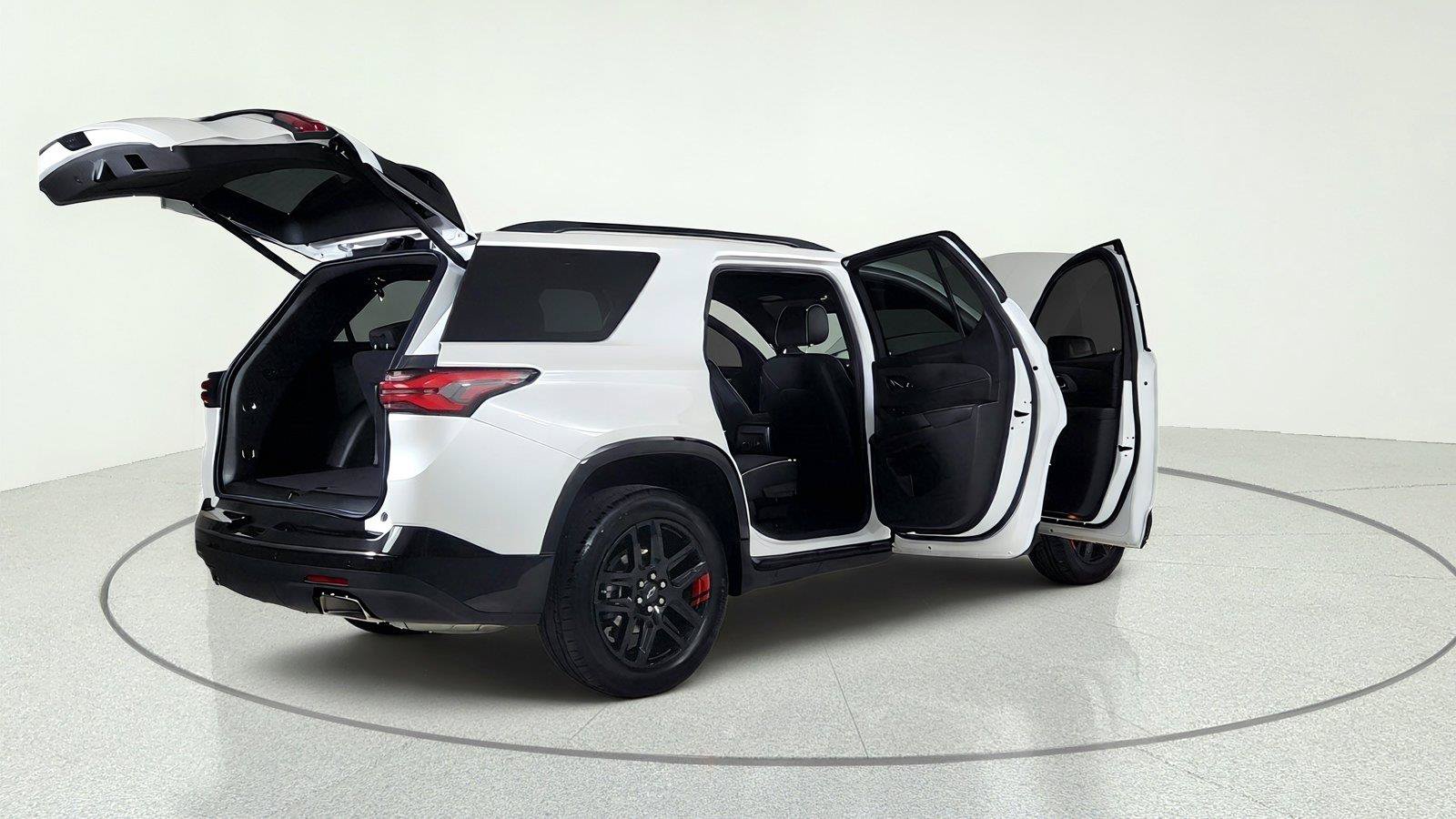 Used 2023 Chevrolet Traverse Premier w/ Redline Edition FWD image 14