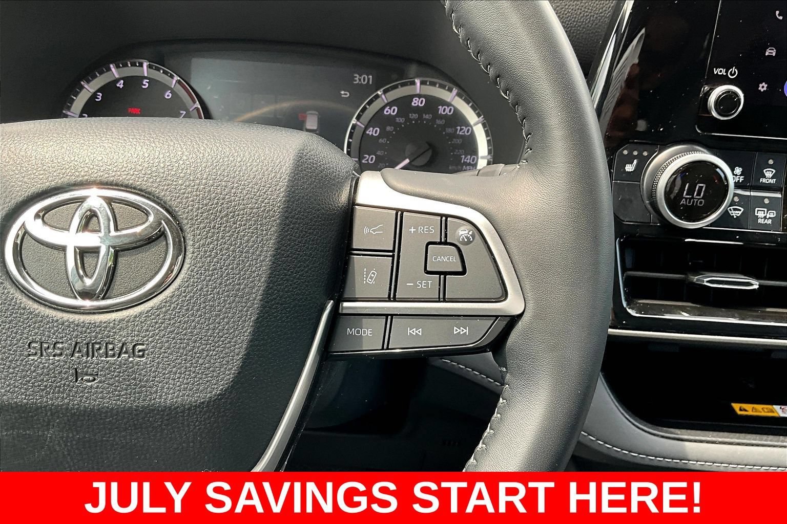 Used 2024 Toyota Highlander XLE AWD/4WD image 16