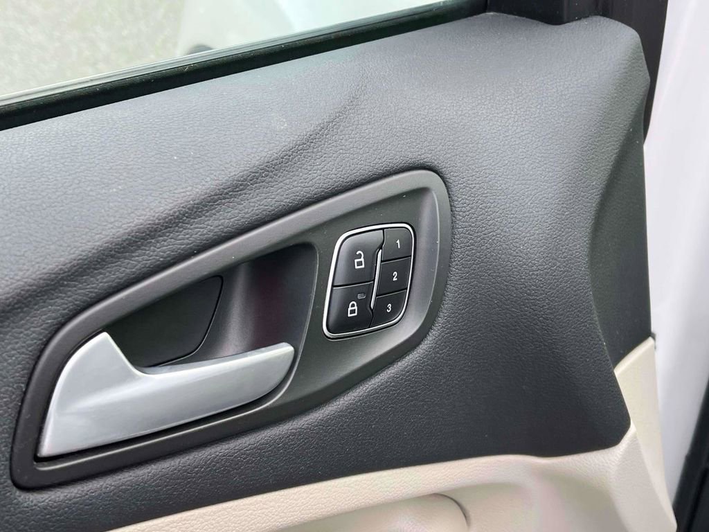 Used 2017 Ford Escape Titanium image 18