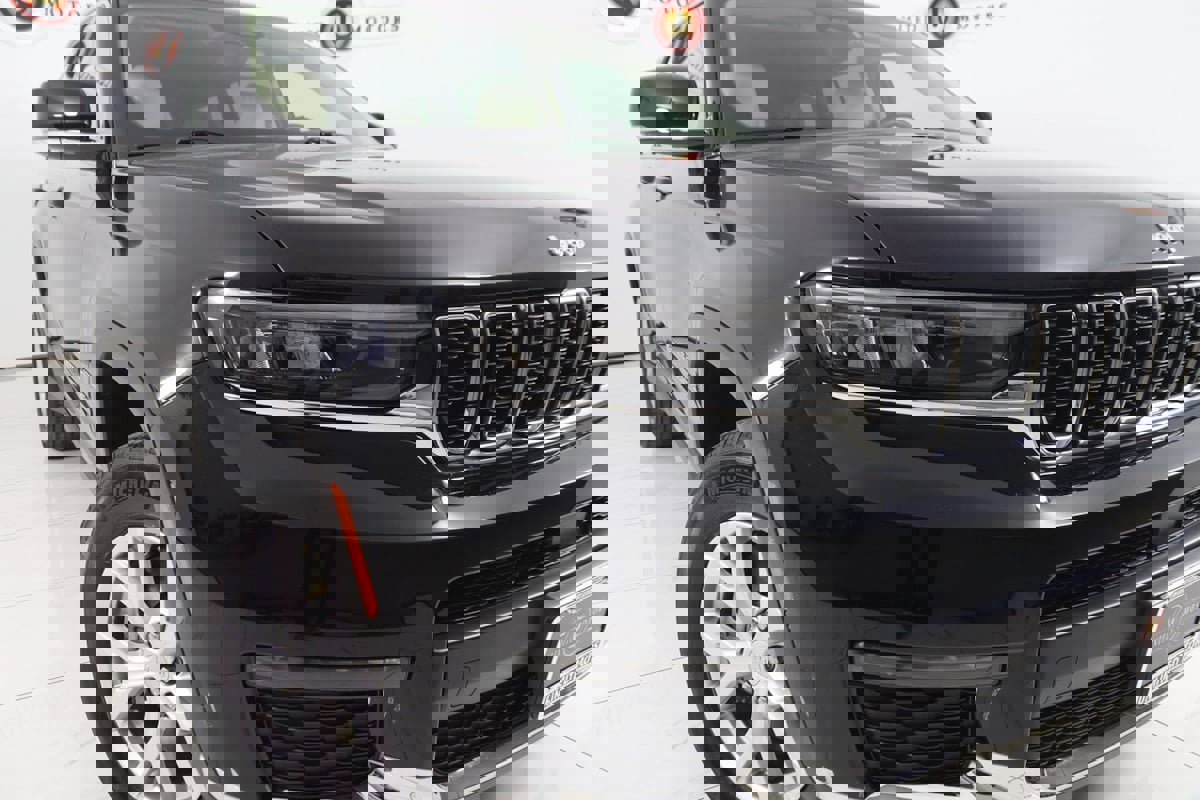 Used 2022 Jeep Grand Cherokee L Limited image 20