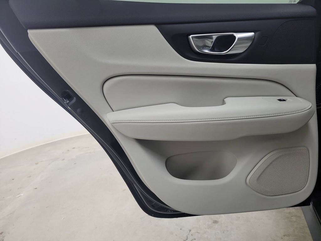 New 2026 Volvo V60 B5 Cross Country Plus w/ Protection Package Premier AWD/4WD image 15