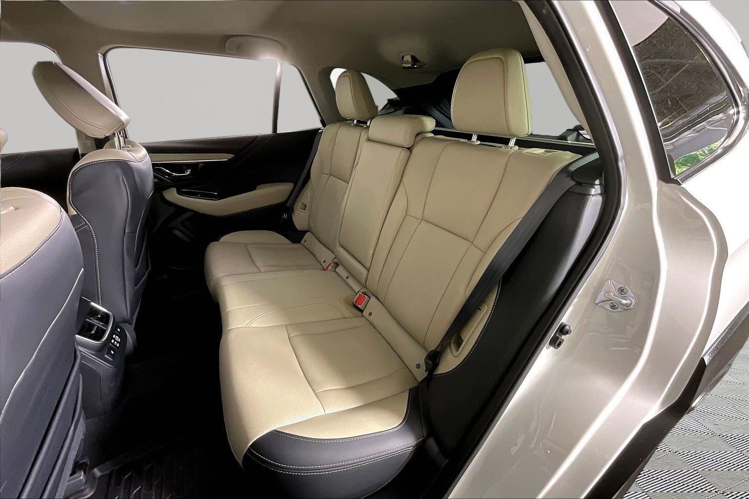 Used 2025 Subaru Outback Limited XT w/ Popular Package #2 AWD/4WD image 25