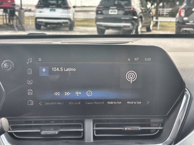 Used 2025 Chevrolet Trax LT FWD image 13