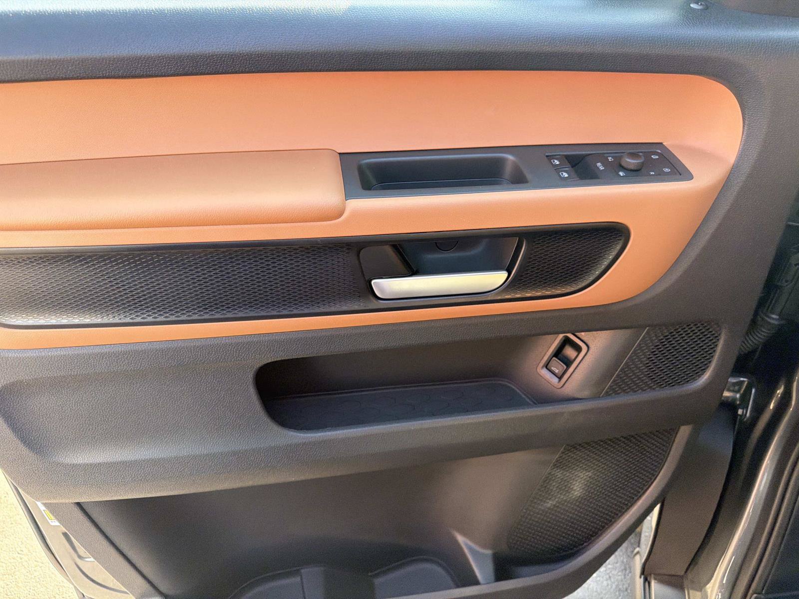 Certified 2025 Volkswagen ID. Buzz Pro S w/ Cupholders Package RWD image 11