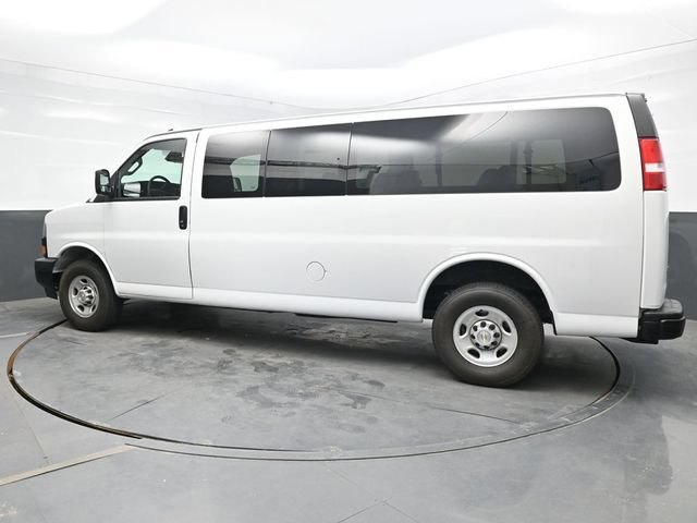 Used 2024 Chevrolet Express 3500 LS RWD image 4