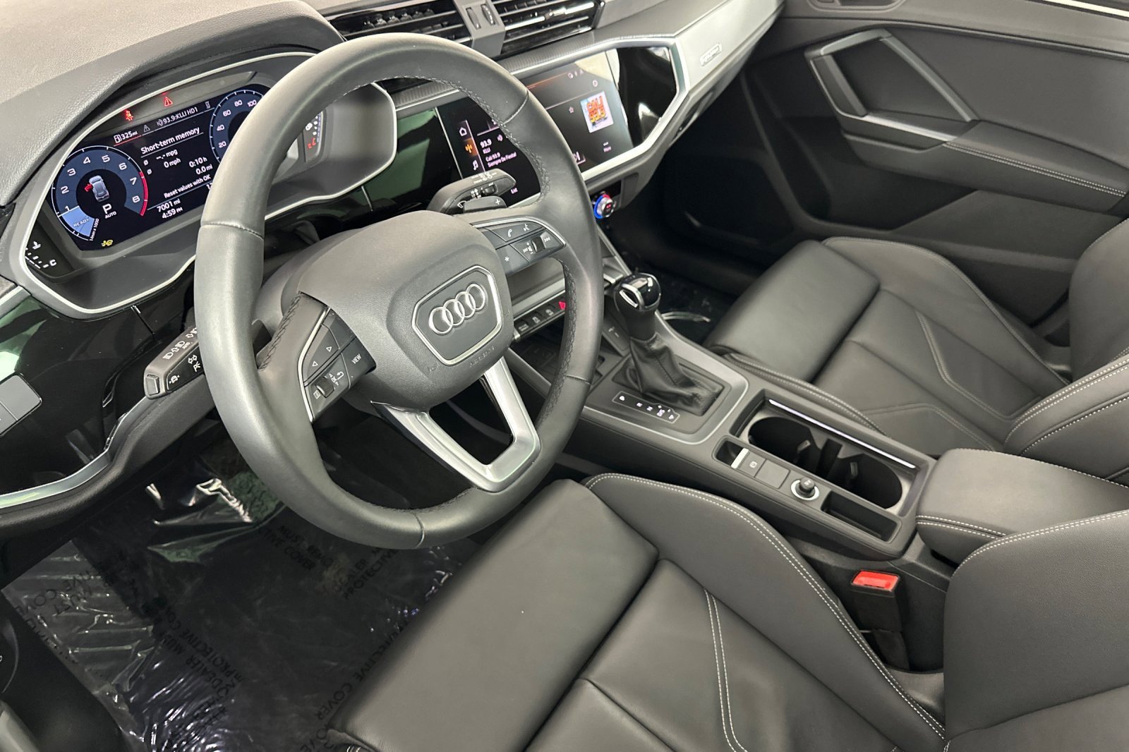 Used 2025 Audi Q3 2.0T Premium w/ Convenience Package image 9