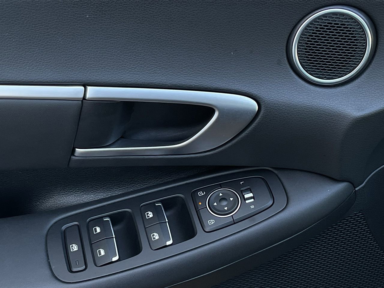 Used 2025 Hyundai Sonata SEL image 12