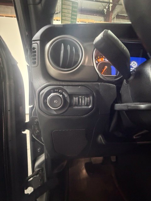 Used 2022 Jeep Wrangler Unlimited Sport AWD/4WD image 23