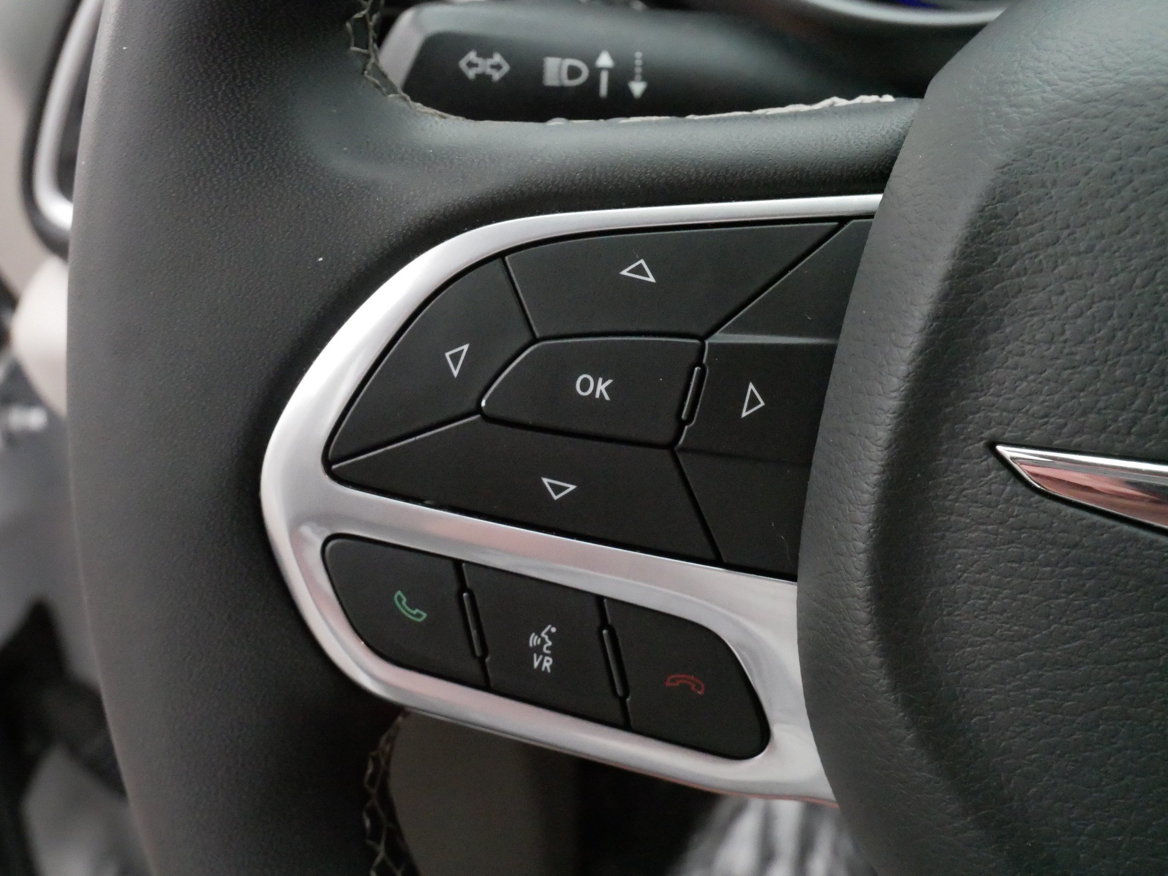 Used 2024 Chrysler Pacifica Limited FWD image 26