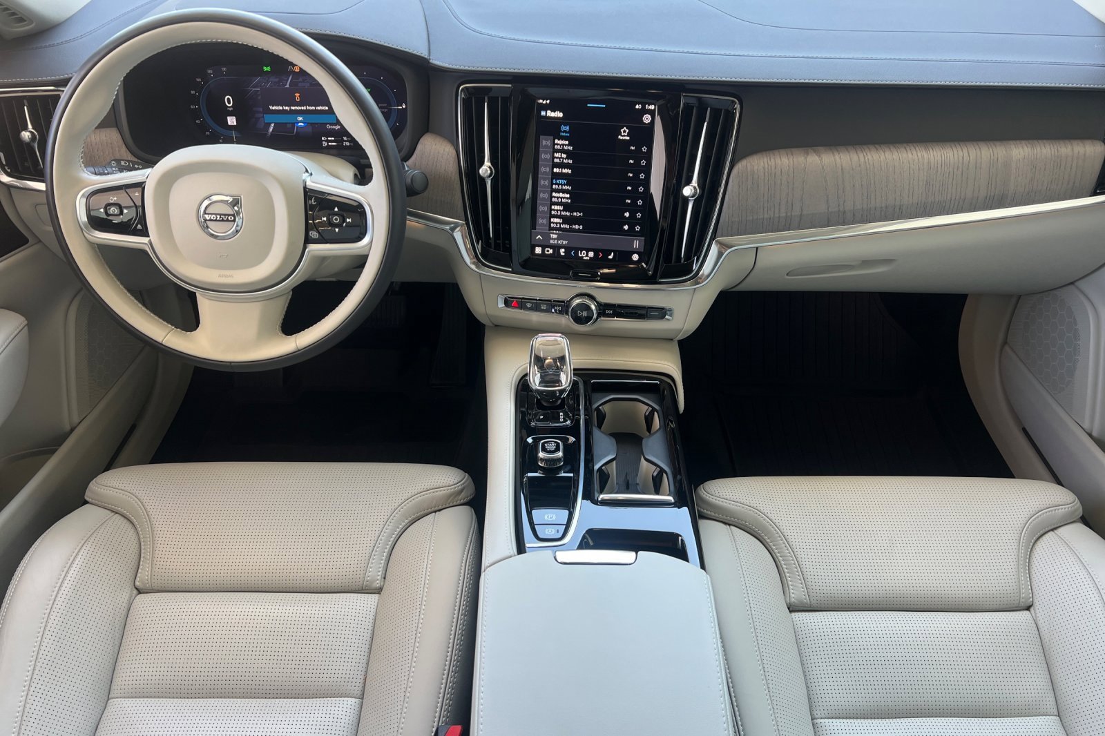 Used 2024 Volvo S90 T8 Ultimate image 14