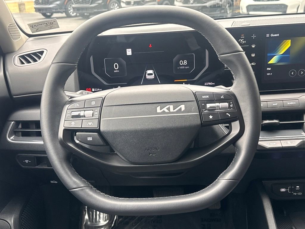 Used 2025 Kia K4 EX image 17