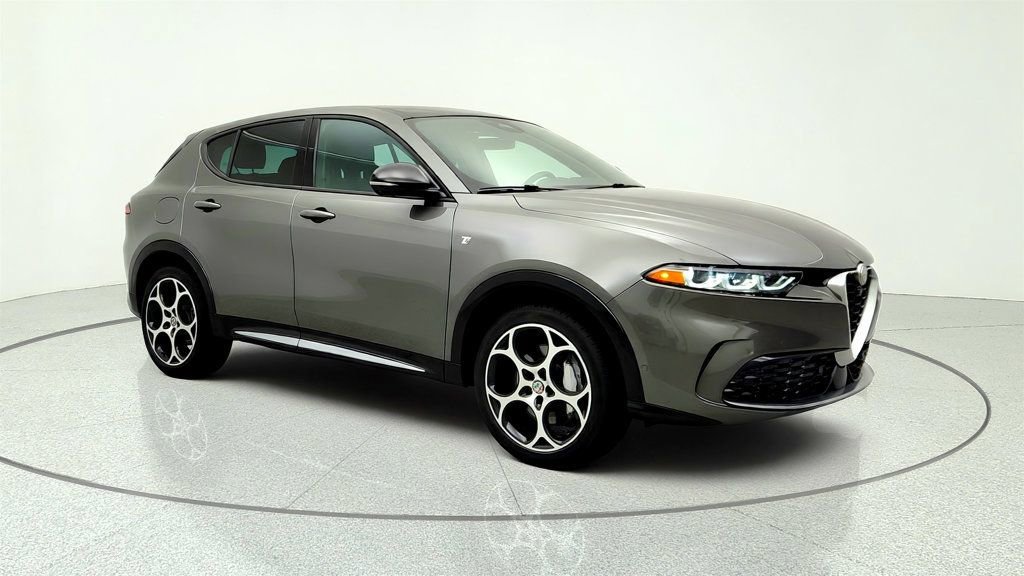 Used 2024 Alfa Romeo Tonale Ti w/ Active Assist Package AWD/4WD image 3