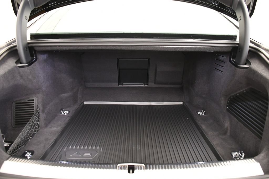 Used 2025 Audi S8 image 52