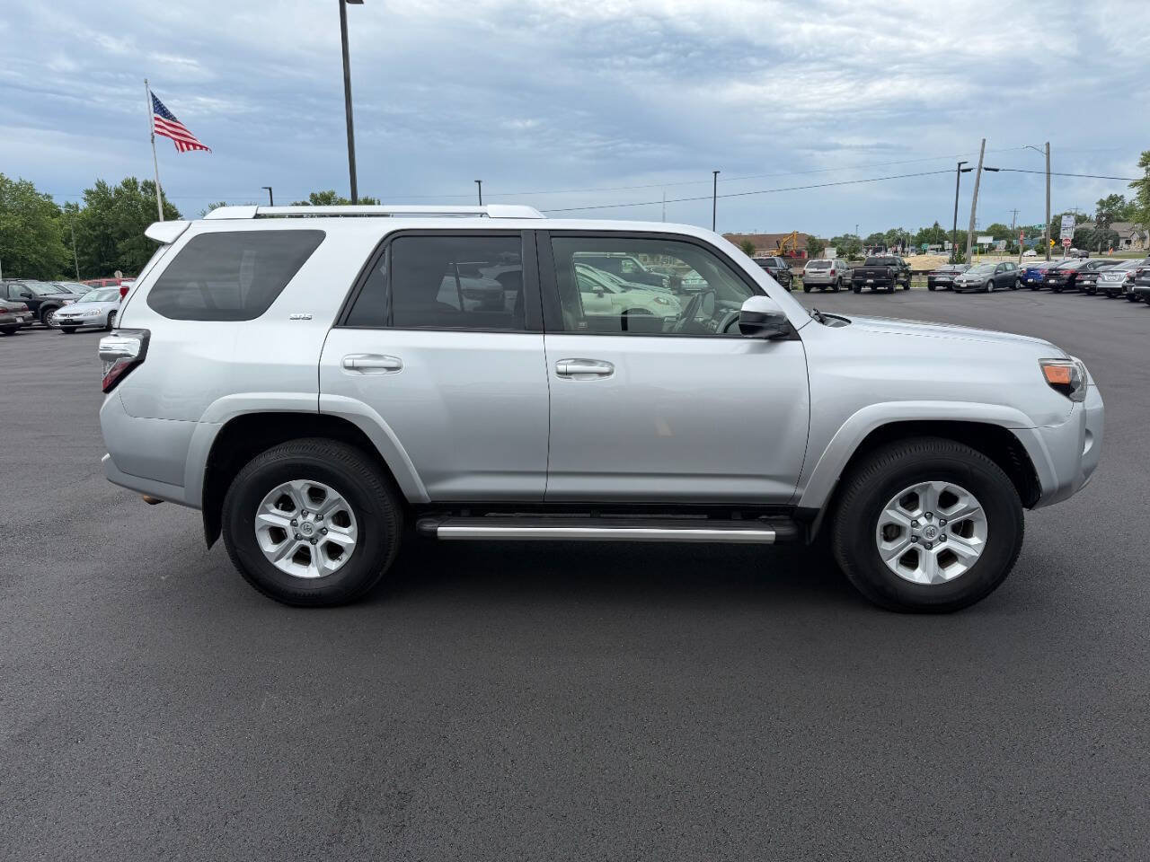 Used 2014 Toyota 4Runner SR5 AWD/4WD image 6