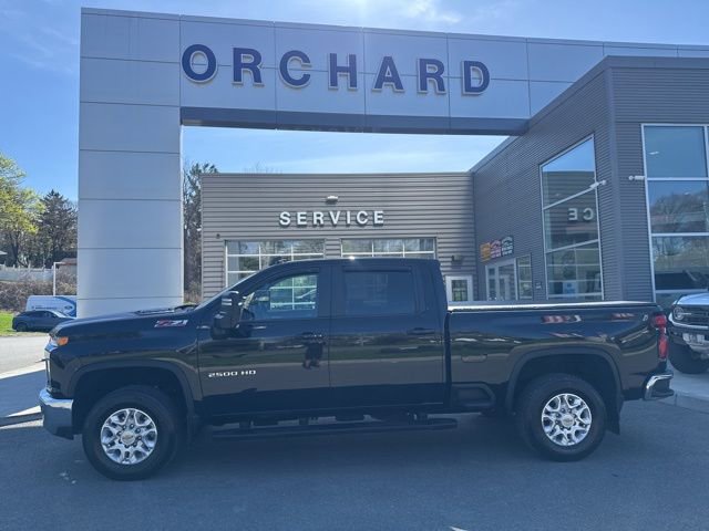 Used 2022 Chevrolet Silverado 2500 LT w/ Convenience Package image 2