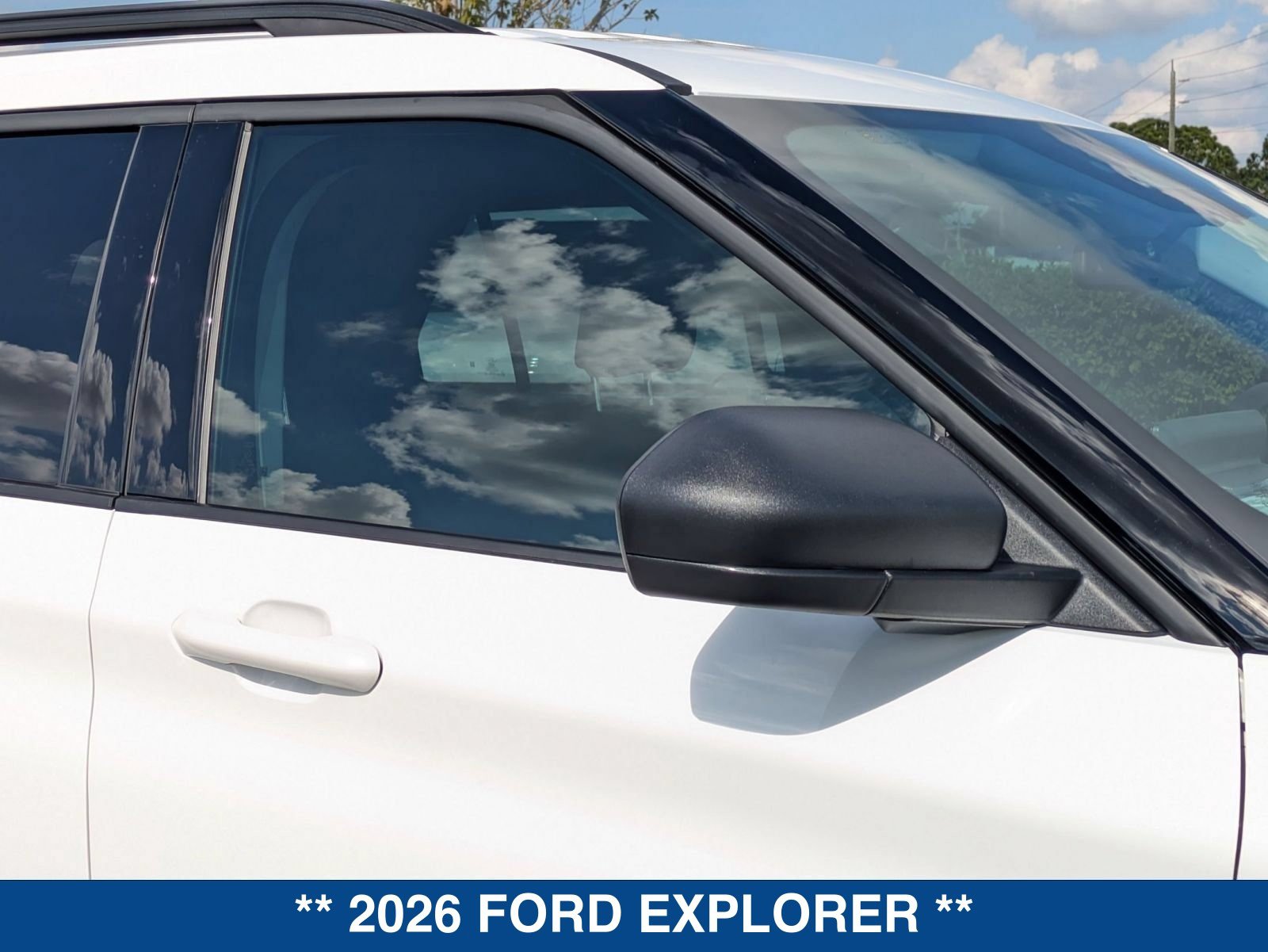 New 2026 Ford Explorer Active RWD image 12