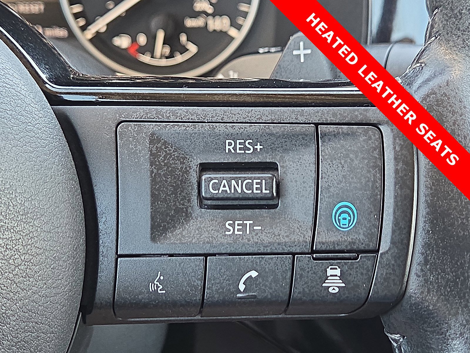 Used 2023 Nissan Pathfinder SL w/ Black Appearance Package AWD/4WD image 22