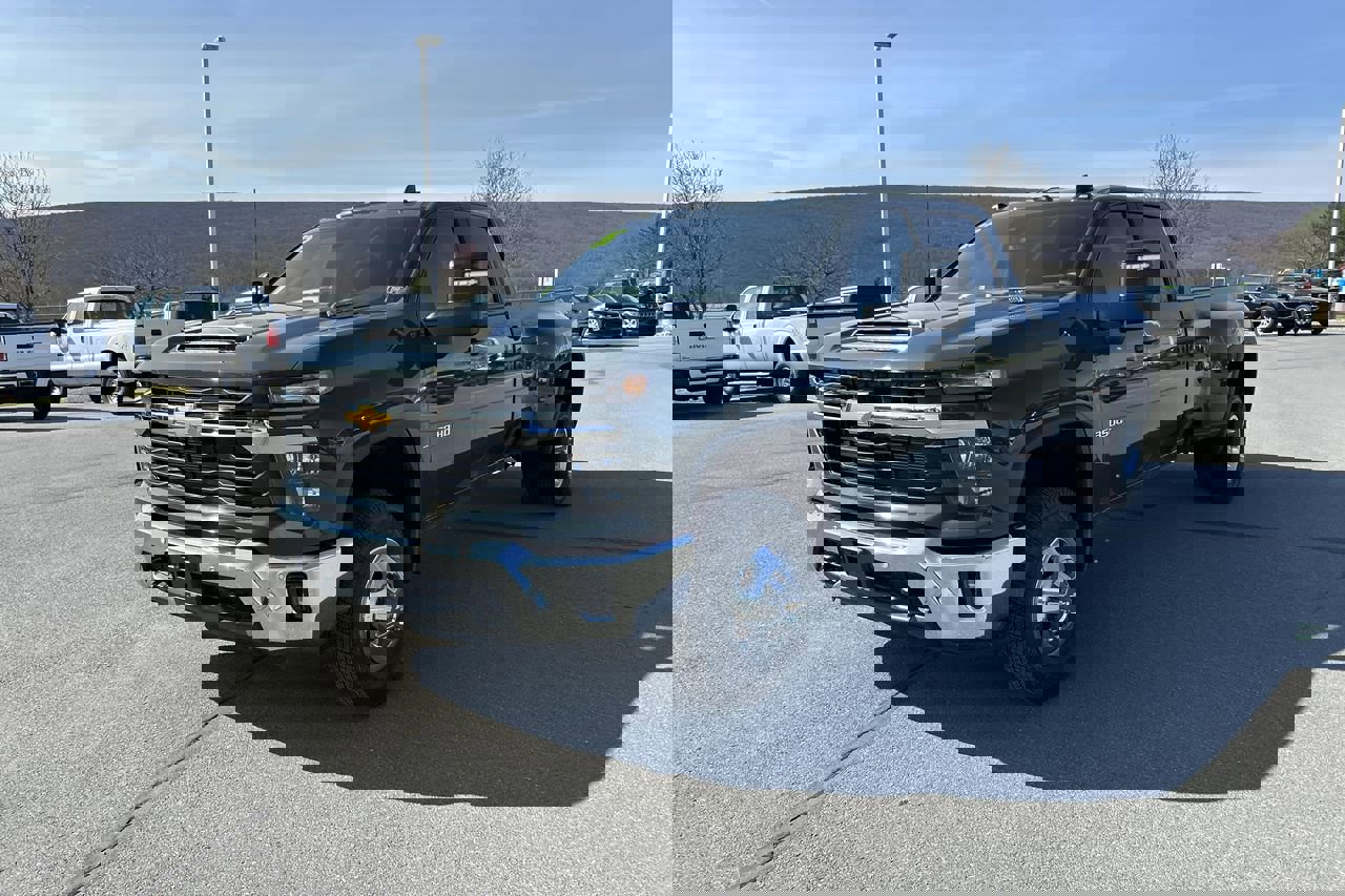 New 2025 Chevrolet Silverado 3500 LT w/ All Star Edition image 3