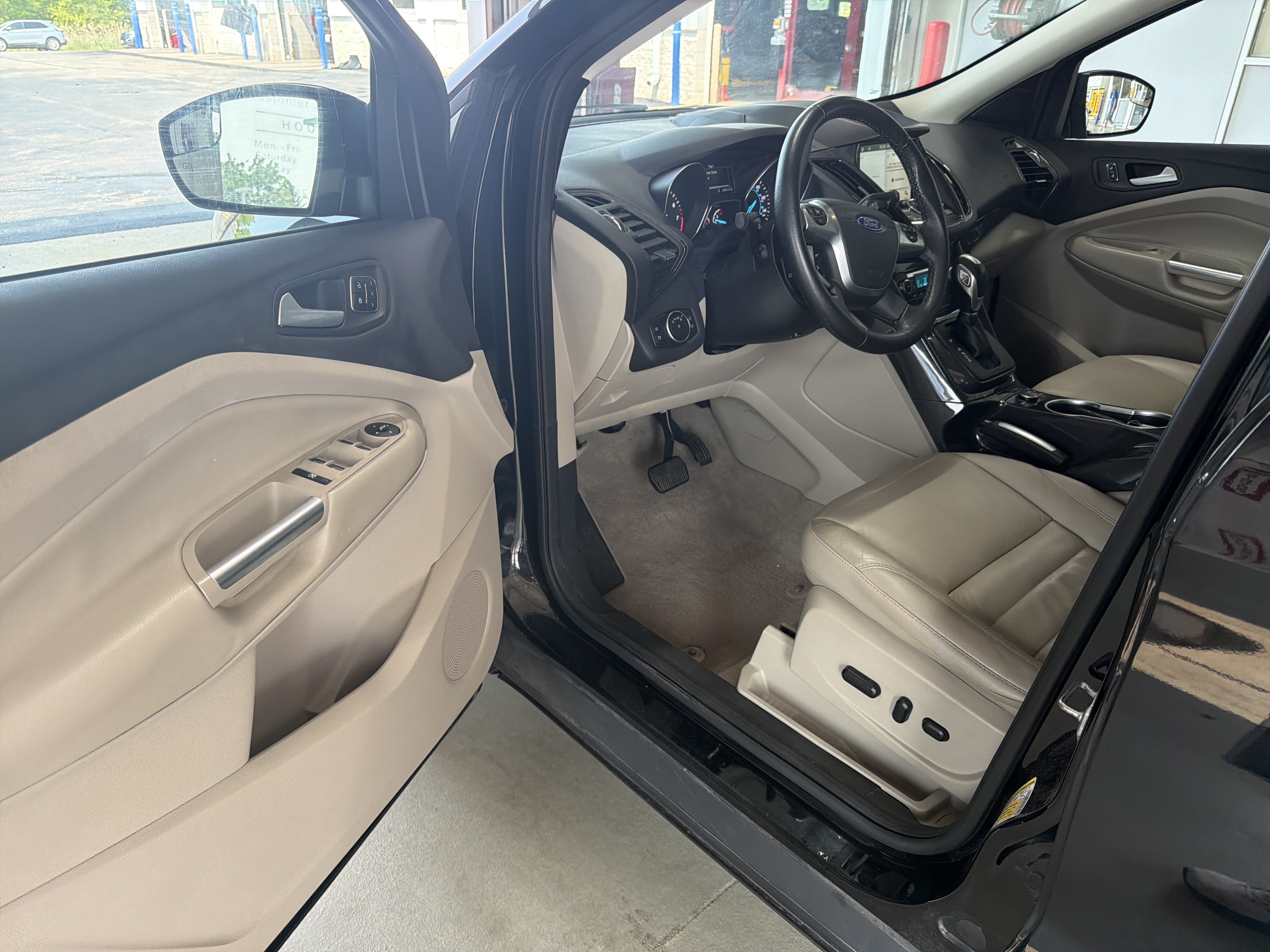 Used 2016 Ford Escape Titanium FWD image 18