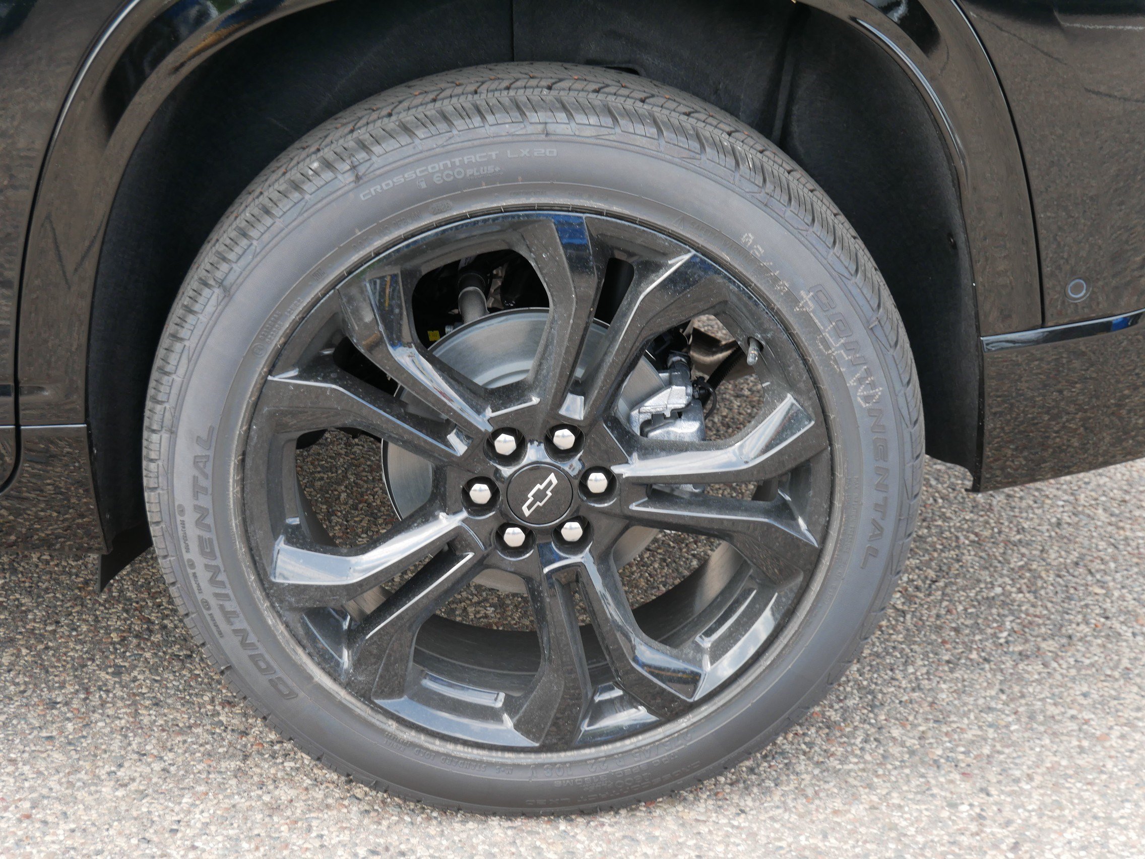New 2027 Chevrolet Traverse RS w/ LPO, Floor Liner Package AWD/4WD image 4