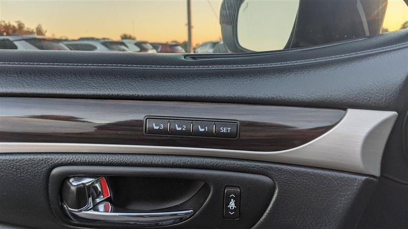 Used 2013 Lexus LS 460 AWD w/ Comfort Pkg image 26