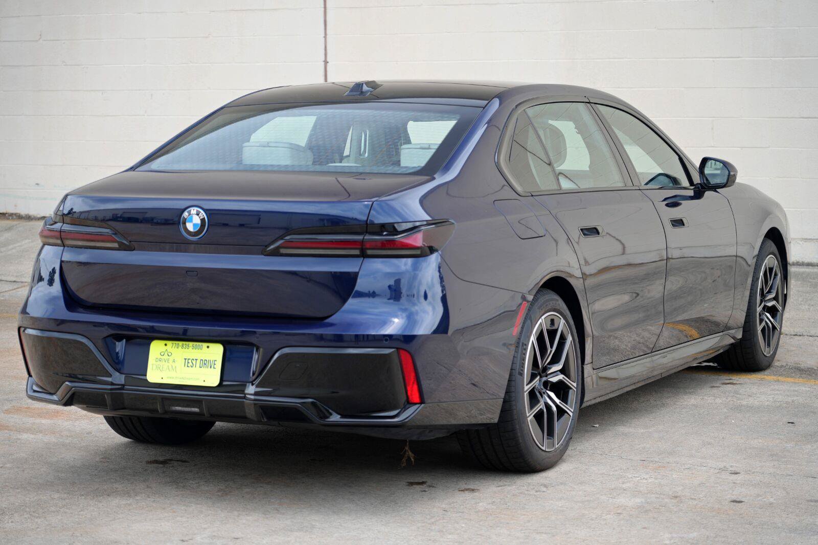 Used 2023 BMW i7 xDrive60 AWD/4WD image 67