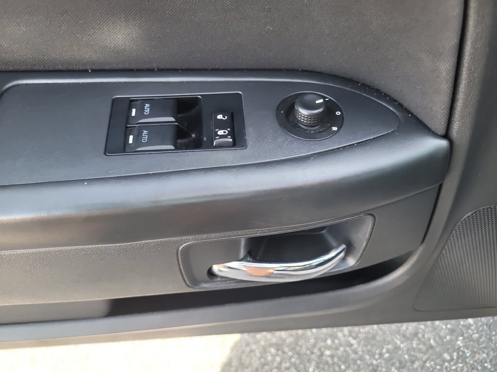 Used 2014 Dodge Challenger R/T RWD image 11