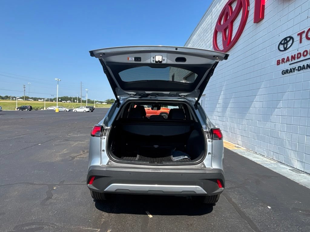 Used 2026 Toyota Corolla Cross XLE w/ Convenience Package FWD image 31