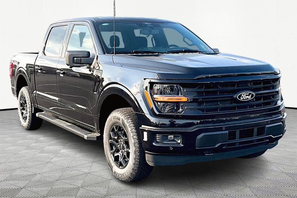 New 2025 Ford F150 XLT w/ Equipment Group 302A MID