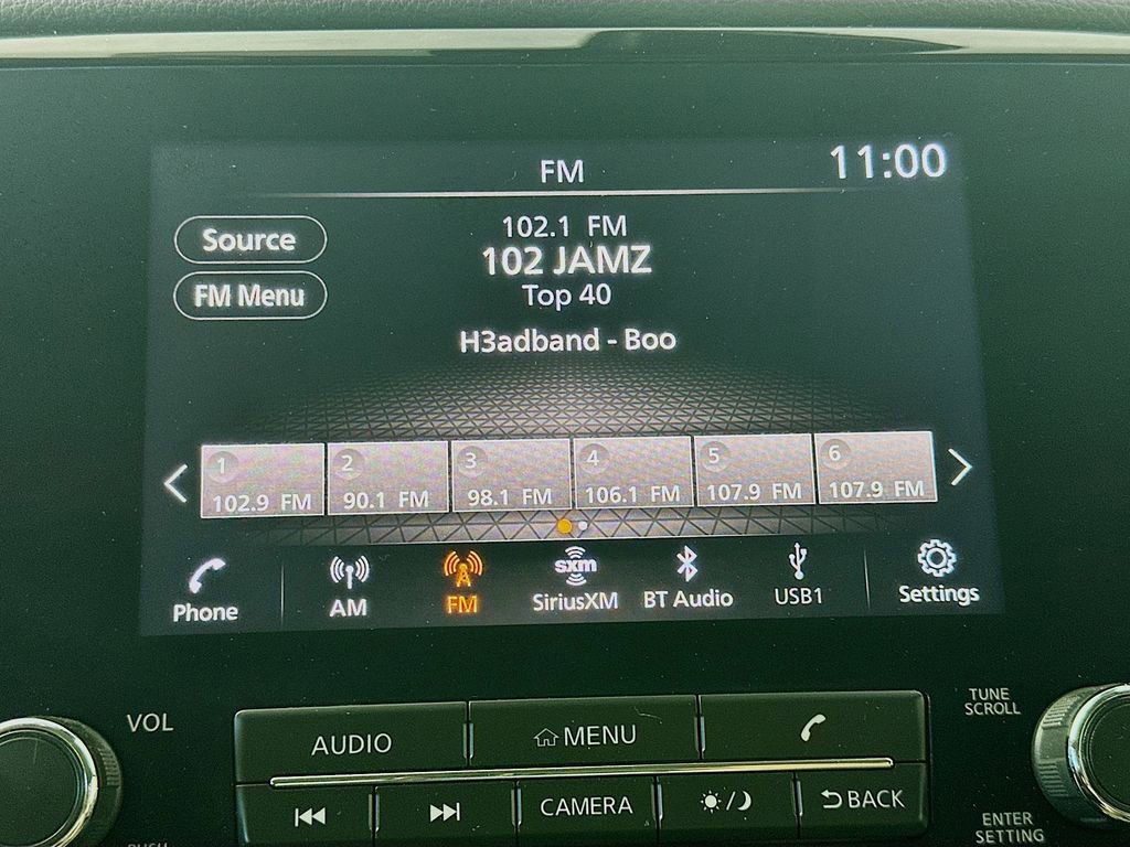 Used 2024 Nissan Titan SV AWD/4WD image 17