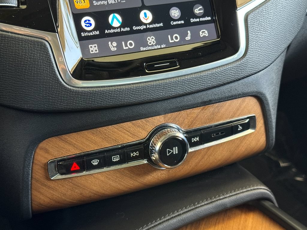Certified 2024 Volvo XC90 T8 Plus AWD/4WD image 21