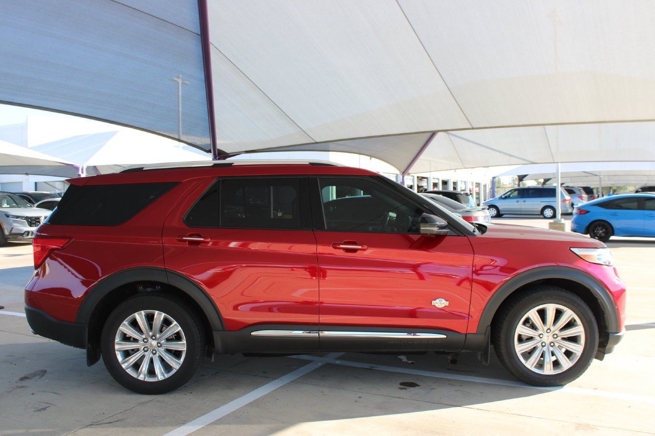 Used 2023 Ford Explorer King Ranch w/ Premium Technology Package AWD/4WD image 7