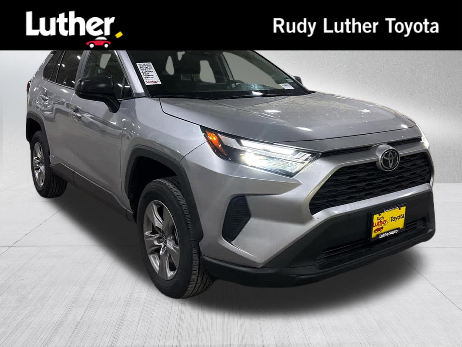 Certified 2025 Toyota RAV4 LE AWD/4WD image 1