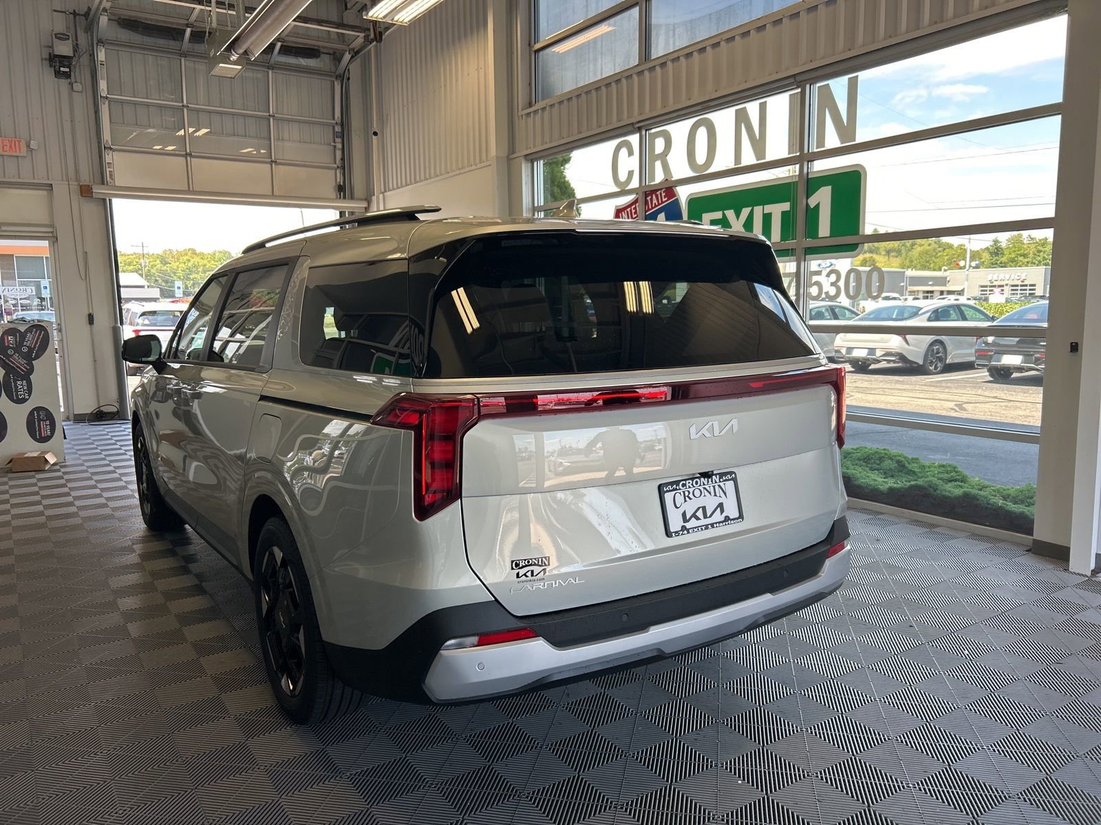 New 2026 Kia Carnival EX image 5