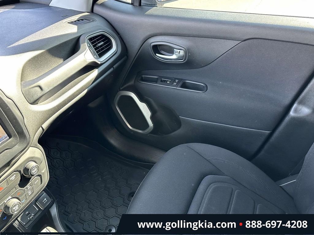 Used 2018 Jeep Renegade Latitude image 30