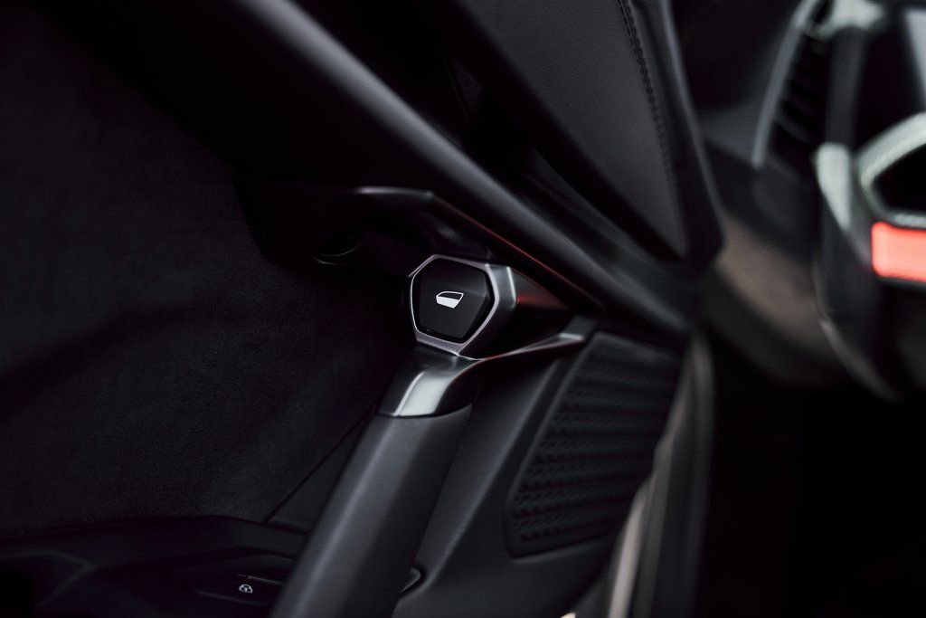 Used 2025 Lamborghini Revuelto image 40