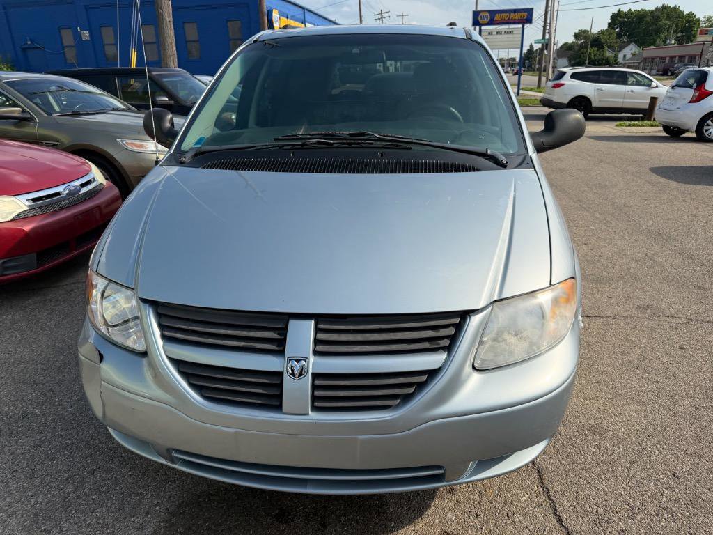 Used 2006 Dodge Grand Caravan SE w/ Popular Equipment Group I FWD image 2