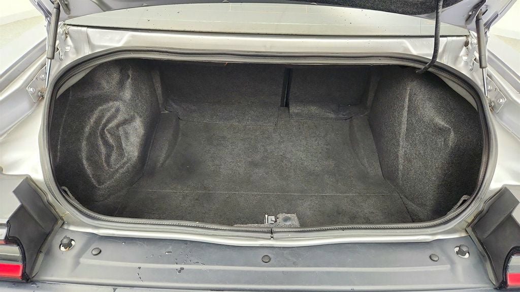 Used 2017 Dodge Challenger R/T RWD image 21