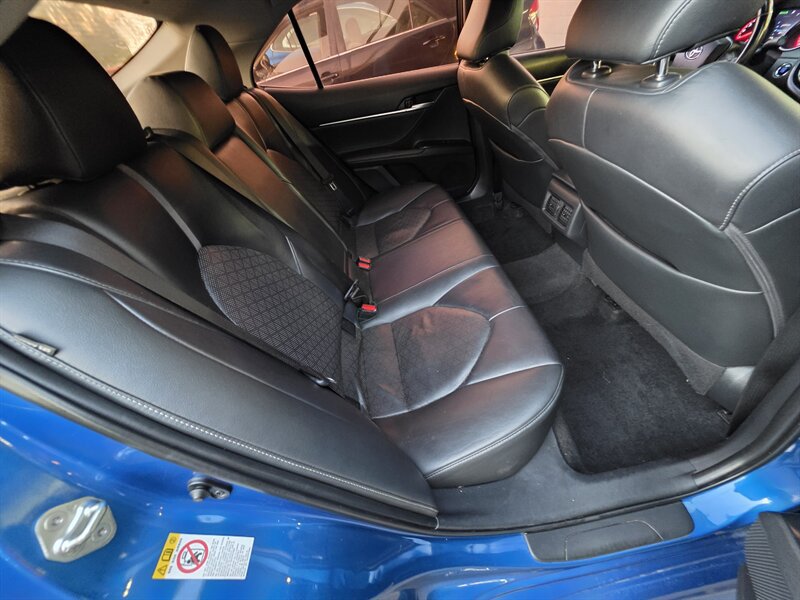 Used 2018 Toyota Camry XSE FWD image 14