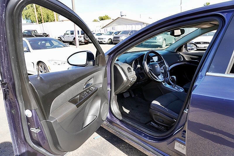 Used 2014 Chevrolet Cruze LT image 29